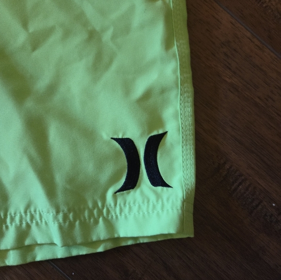 Size 40 Hurley Swim Trunks Neon Yellow/green - Picture 2 of 4